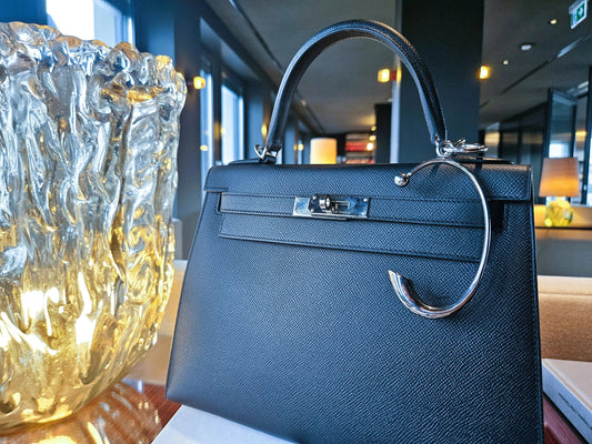Geschenke für Handtaschenliebhaberinnen: Ideen, die wirklich begeistern