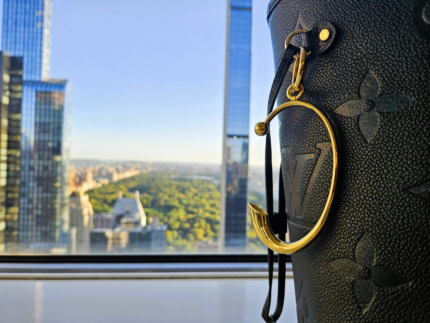 Taschenhalter für den Tisch - Metallfinish gold